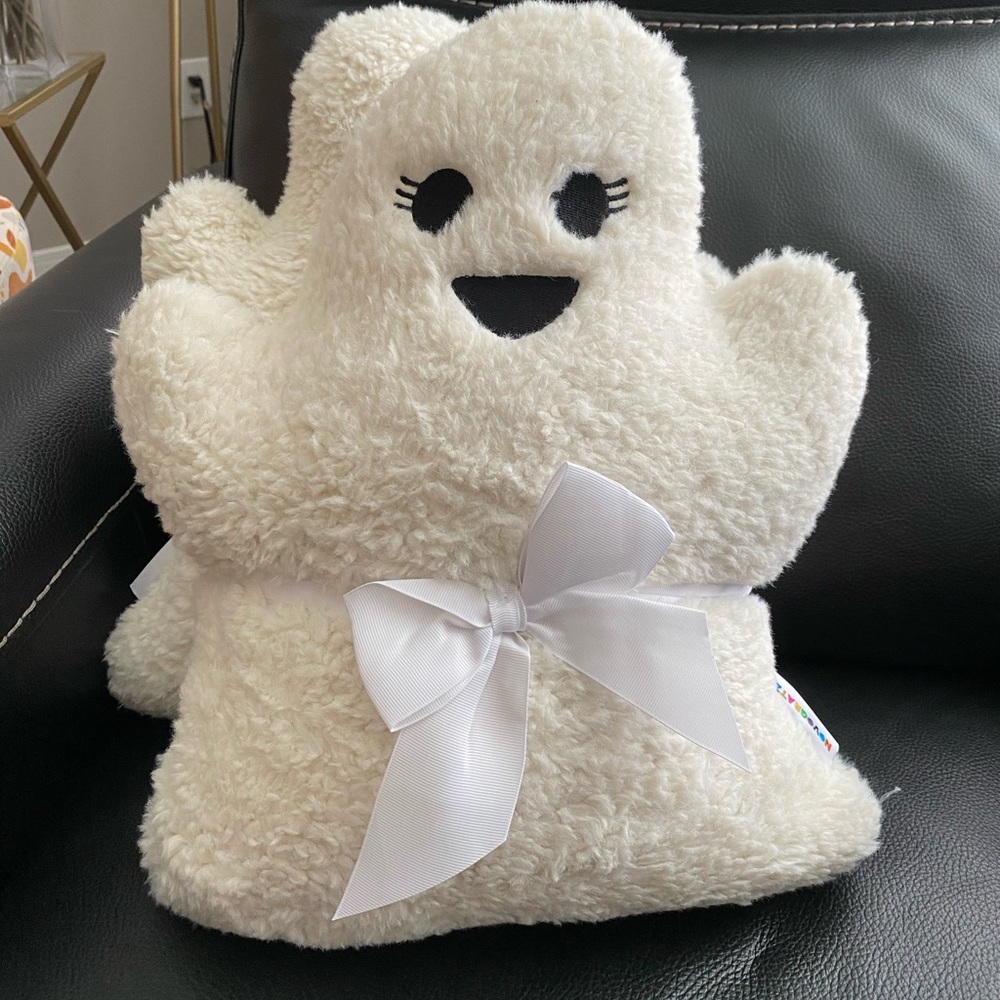 Novogratz ghost pillows- set of 2